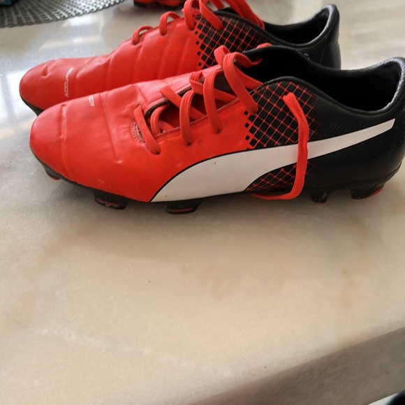 Puma EvoPower cleats - Picture 2 of 5